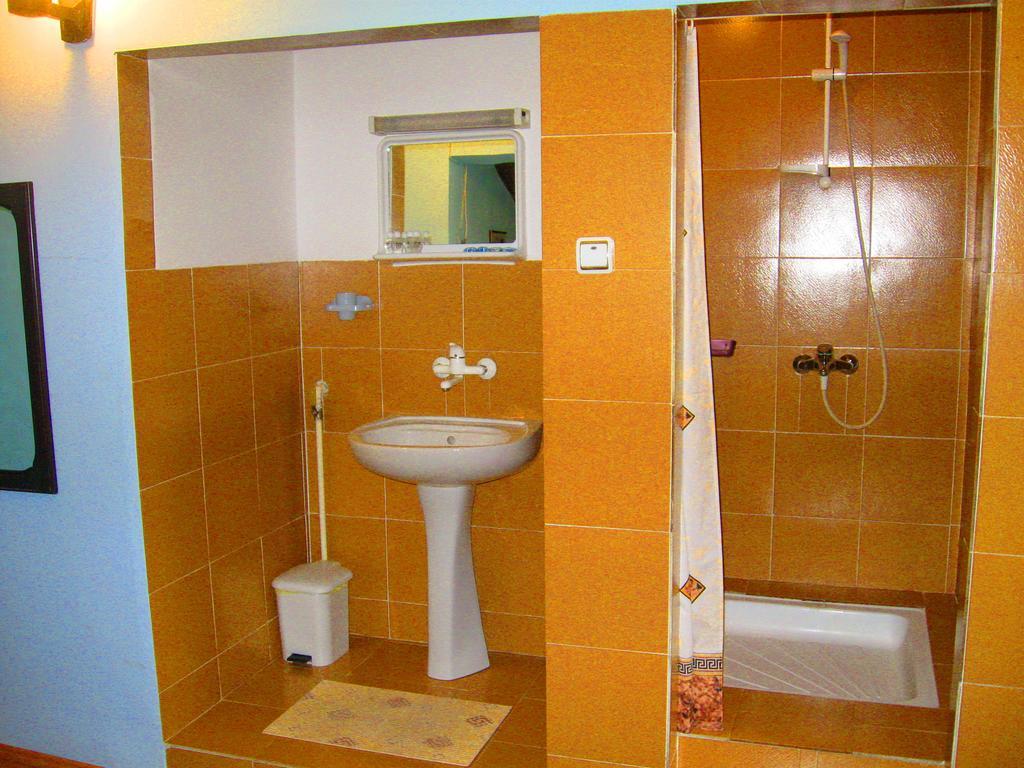 Amfora Rooms Caribrod Dimitrovgrad Chambre photo