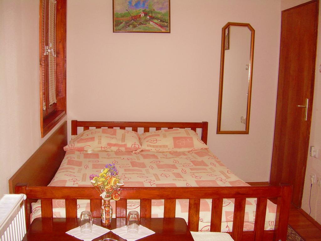 Amfora Rooms Caribrod Dimitrovgrad Chambre photo