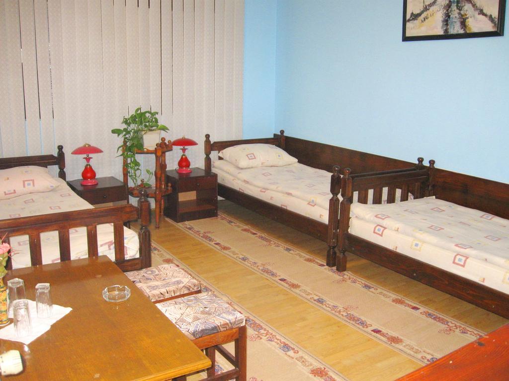 Amfora Rooms Caribrod Dimitrovgrad Chambre photo