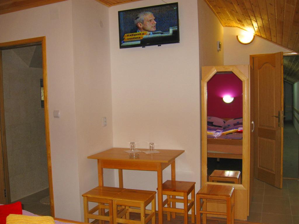 Amfora Rooms Caribrod Dimitrovgrad Extérieur photo