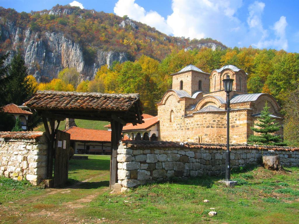 Amfora Rooms Caribrod Dimitrovgrad Extérieur photo